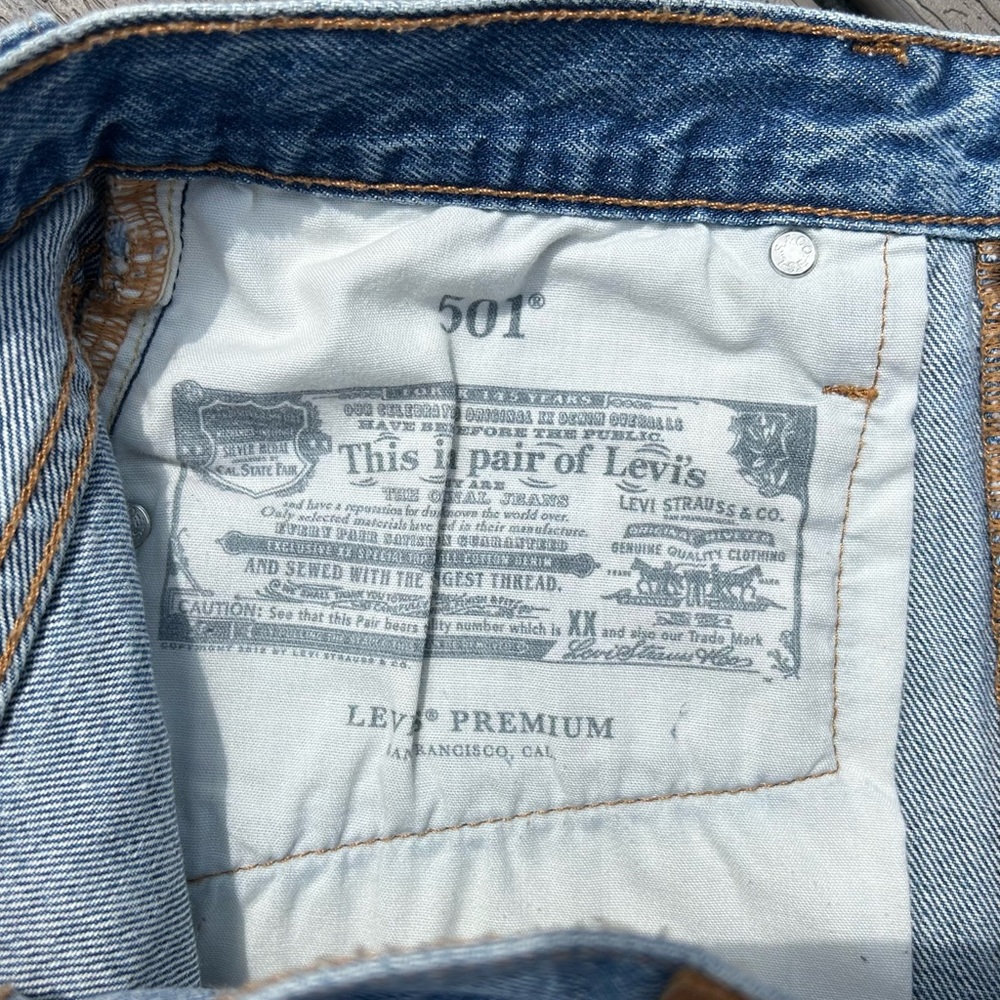 Levi's 501 Button Fly, Blue Frayed Jean Shorts - Picture 5 of 5